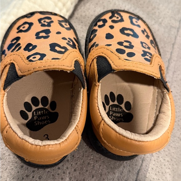 Leopard Print Kids Slip-On Shoes EUC - Picture 4 of 4
